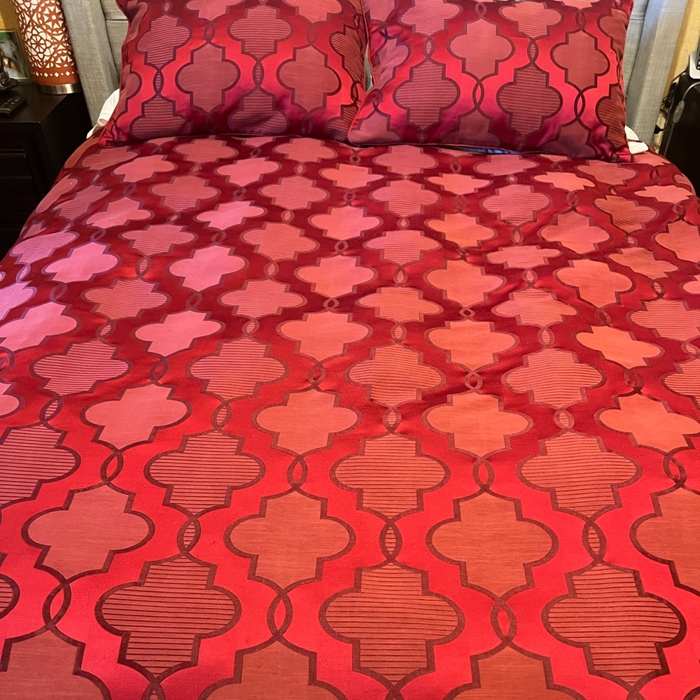 Elegant Red Bedding Set